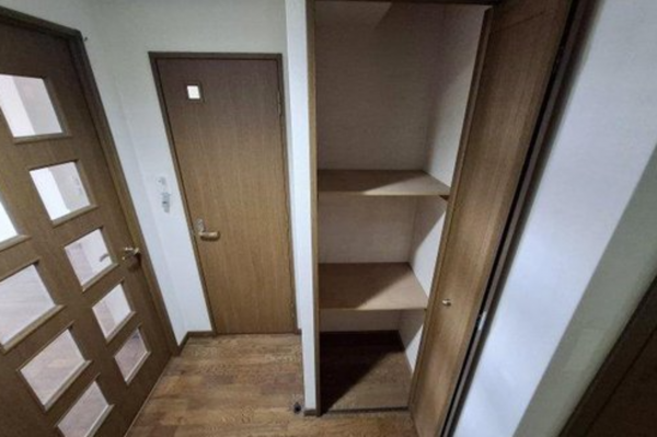 貝塚市海塚、マンションの画像です