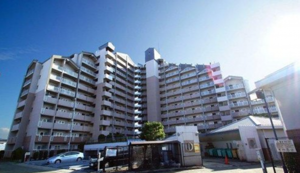 貝塚市海塚、マンションの画像です