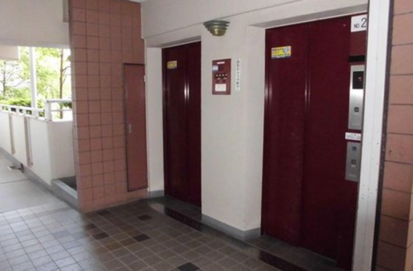 貝塚市海塚、マンションの画像です