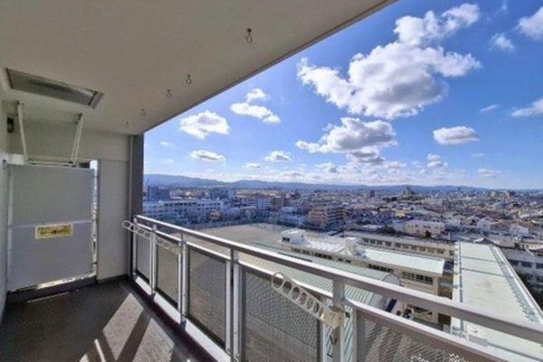 貝塚市海塚、マンションの画像です