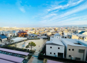 貝塚市窪田、マンションの画像です