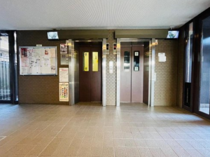 貝塚市窪田、マンションの画像です