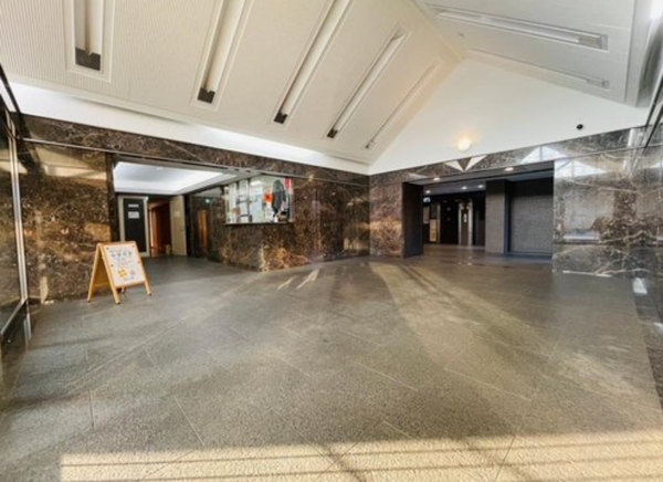 貝塚市窪田、マンションの画像です