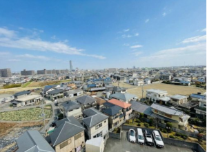 泉佐野市岡本、マンションの画像です