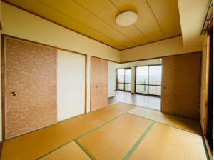 泉佐野市岡本、マンションの画像です