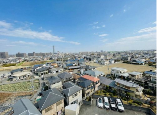 泉佐野市岡本、マンションの画像です