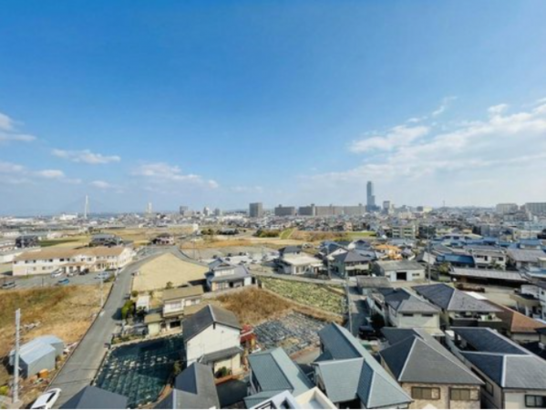 泉佐野市岡本、マンションの画像です