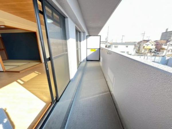 貝塚市澤、マンションの画像です