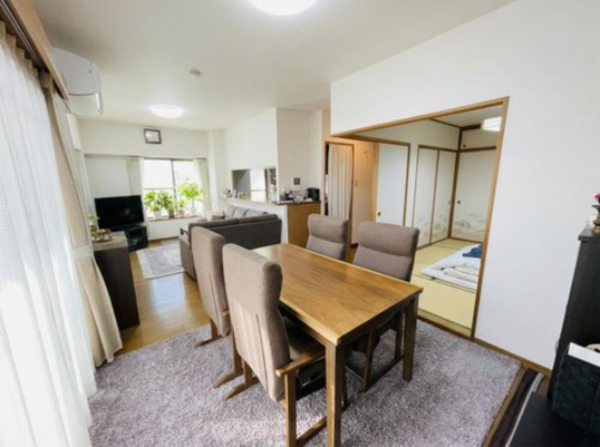 貝塚市西町、マンションの画像です