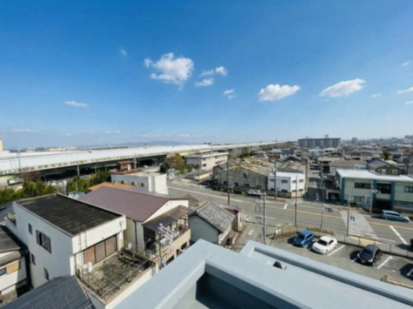 貝塚市西町、マンションの画像です