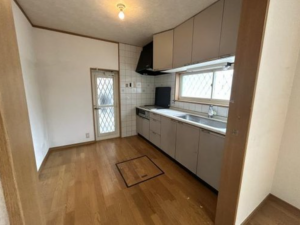 泉南郡熊取町朝代西、中古一戸建ての画像です