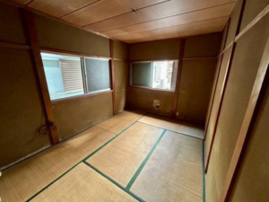 泉佐野市新安松、中古一戸建ての画像です
