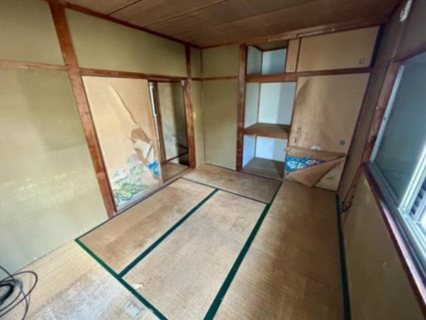 泉佐野市新安松、中古一戸建ての画像です