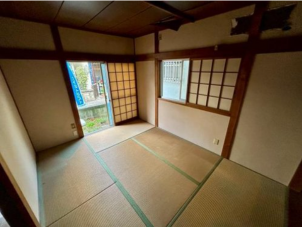 泉佐野市新安松、中古一戸建ての画像です