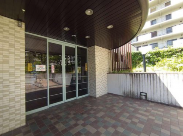 貝塚市清児、マンションの画像です