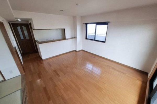 貝塚市浦田、マンションの画像です