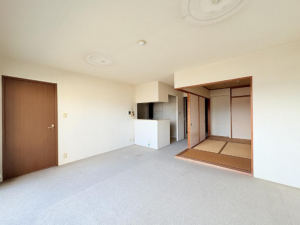 貝塚市清児、マンションの画像です