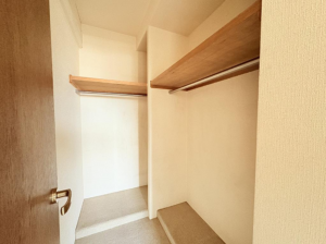 貝塚市清児、マンションの画像です