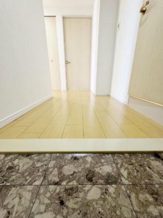 貝塚市二色、マンションの画像です