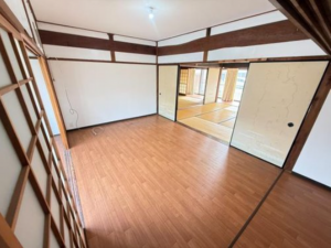 泉佐野市南中安松、中古一戸建ての画像です