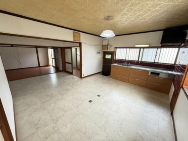 泉佐野市南中安松、中古一戸建ての画像です