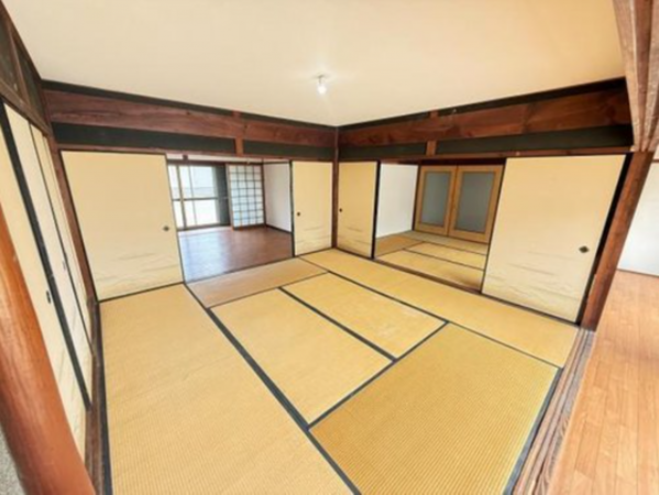 泉佐野市南中安松、中古一戸建ての画像です