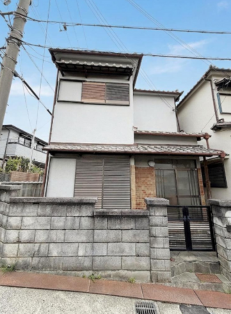 貝塚市王子、中古一戸建ての画像です