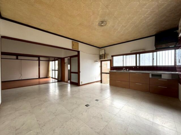 泉佐野市南中安松、中古一戸建ての画像です