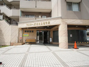 貝塚市澤、マンションの画像です
