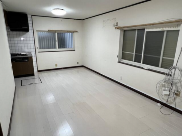 泉佐野市葵町、中古一戸建ての画像です