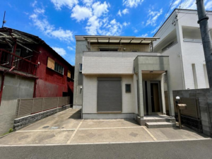 泉佐野市旭町、中古一戸建ての画像です