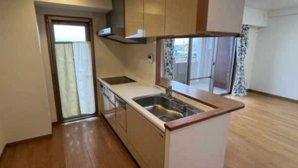 泉佐野市羽倉崎、マンションの画像です
