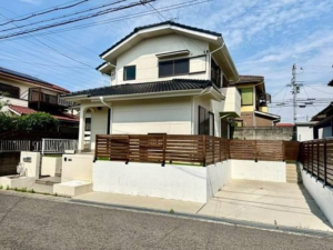 泉南郡熊取町南山の手台、中古一戸建ての画像です