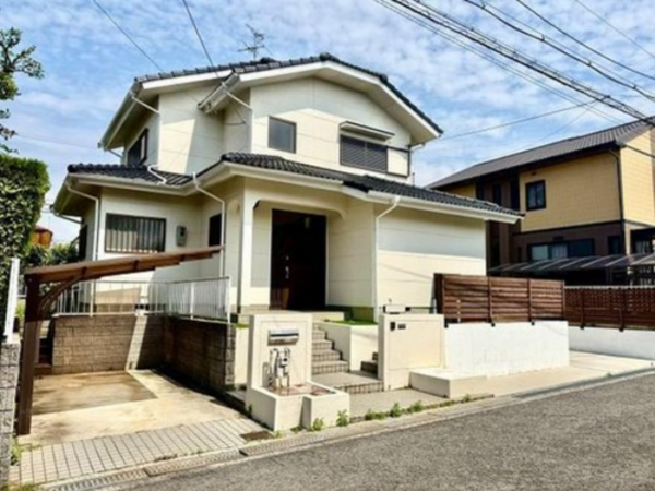泉南郡熊取町南山の手台、中古一戸建ての画像です