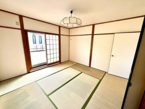 泉南郡熊取町南山の手台、中古一戸建ての画像です