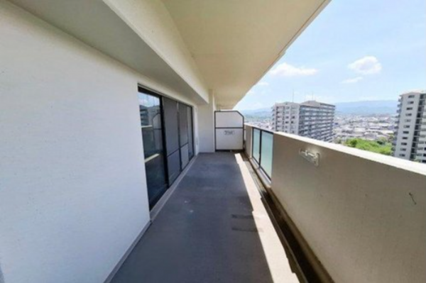 貝塚市清児、マンションの画像です