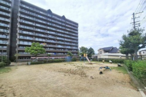 貝塚市窪田、マンションの画像です