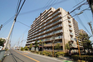 貝塚市窪田、マンションの画像です