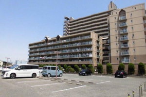 貝塚市窪田、マンションの画像です