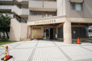 貝塚市澤、マンションの画像です