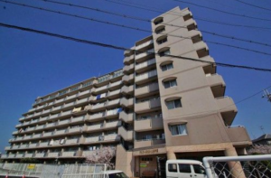 貝塚市澤、マンションの画像です