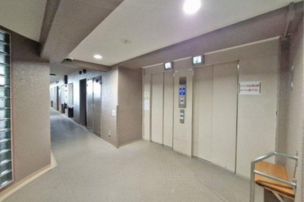 貝塚市澤、マンションの画像です
