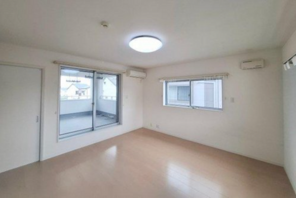 泉佐野市鶴原、中古一戸建ての画像です