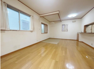 泉佐野市南中安松、中古一戸建ての画像です