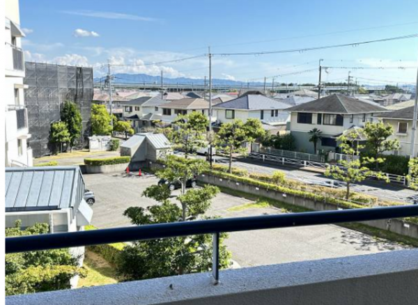貝塚市二色、マンションの画像です