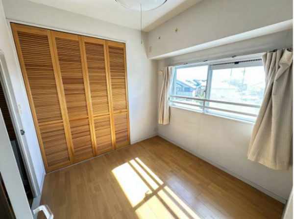 貝塚市二色、マンションの画像です