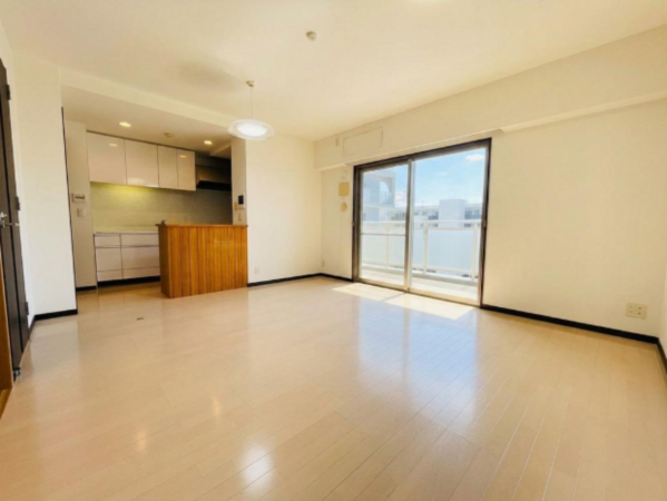 泉佐野市日根野、マンションの画像です