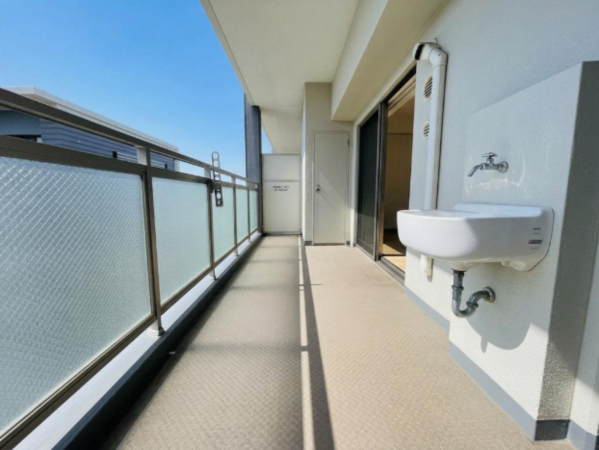 泉佐野市日根野、マンションの画像です