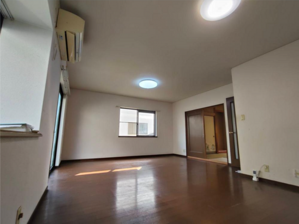 貝塚市二色、中古一戸建ての画像です