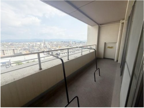 岸和田市港緑町、マンションの画像です